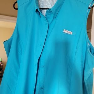 2 gently used,  columbia womens shirts 1x